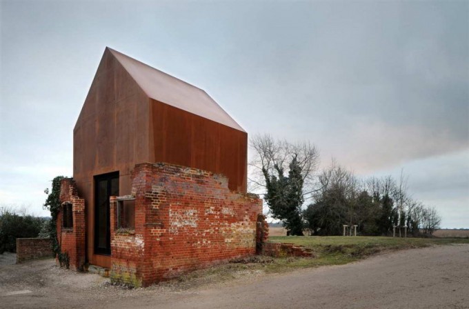 Dovecote-Studio-1_By Haworth Tomkins