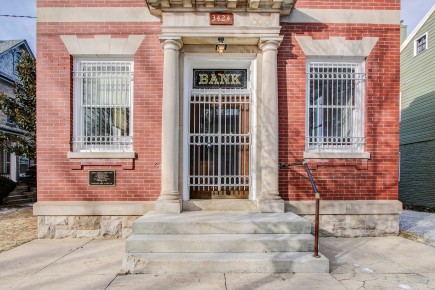-Uniontown Bank Residence